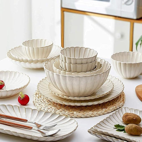 26 Pcs Dinnerware Sets,Porcelain Tableware Set with Plates and Bowls,White Ceramic Dinner Set for Home Kitchen and Dinning,Microwave and Dishwasher Safe,Service for 4(White 18pcs)